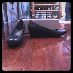 Black leather wedge 7 1/2